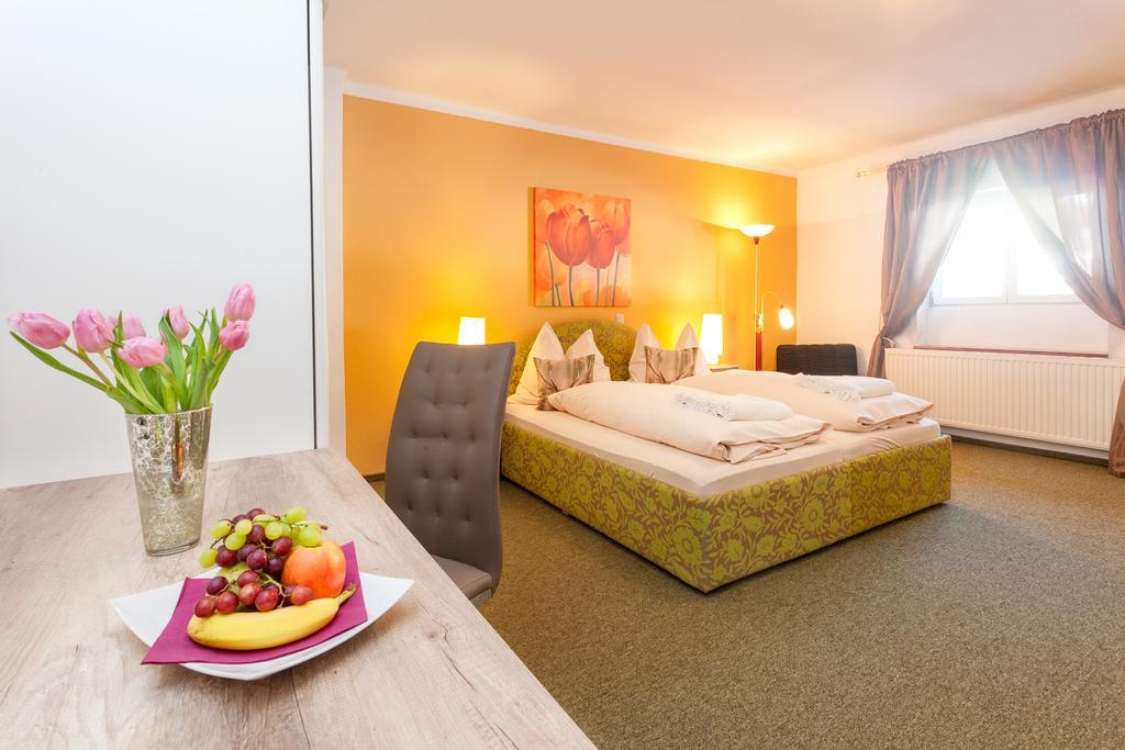 Gasthof Krisplwirt Hotell Exteriör bild
